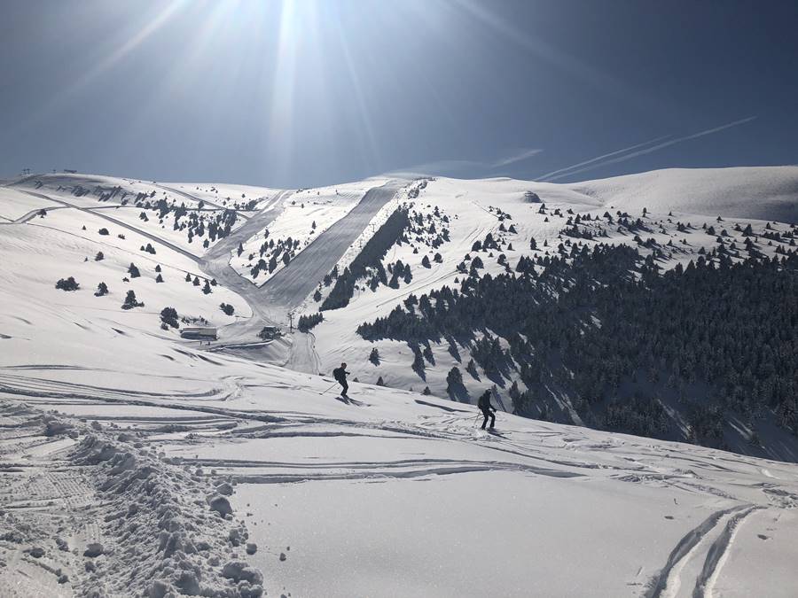 Nevada histórica que da paso al mejor fin de semana de la temporada con todo abierto y espesores de hasta 3 m de nieve en las estaciones de FGC