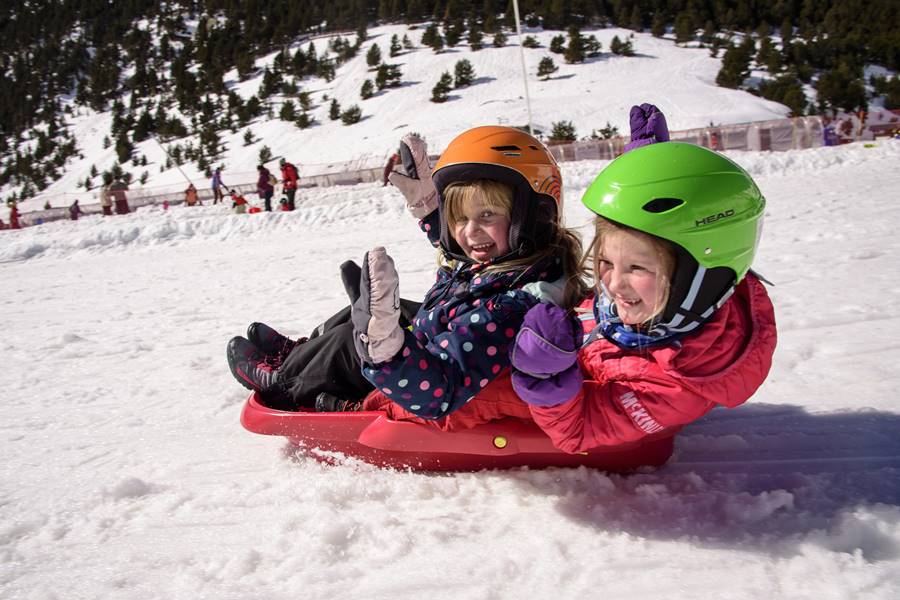 Visita de Papá Noel, Bautizo con raquetas de nieve y Fiesta de Año, actividades de las estaciones del Grupo FGC para esta Navidad Visita de Papá Noel, Bautizo con raquetas de nieve y Fiesta de Año, actividades de las estaciones del Grupo FGC para esta Navidad