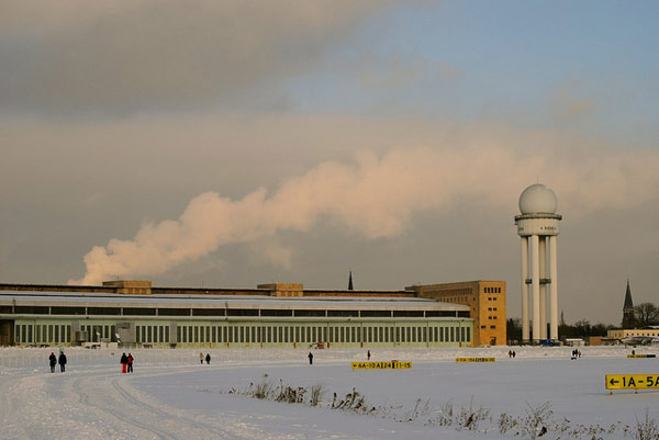 Esquí de fondo en Berlín, antiguo Aeropuerto Tempelhof