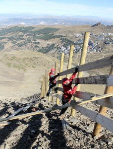 Sierra Nevada ultima reparación de los paravientos de la estación de esquí
