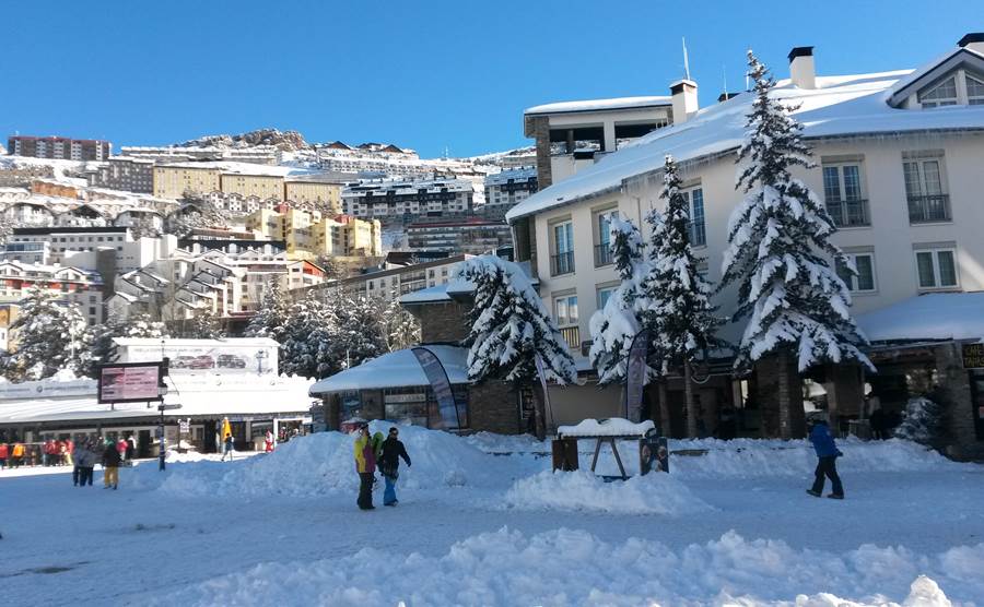 Sierra Nevada abrirá más de 90 kilómetros esquiables para este fin de semana
