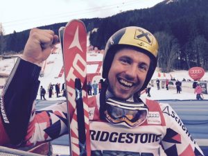 Marcel Hirscher imparable en Garmish