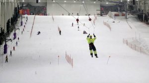 Madrid SnowZone inaugura La Tirolina Indoor más larga del Mundo