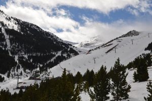 Fin de semana de sol y nieve en Aramón en la celebración del 50 aniversario de Formigal