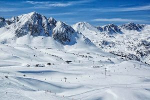Análisis de los precios del Forfaits de Temporada de las Estaciones de Esquí de la península