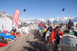 Las estaciones de Aramón despiden enero con competiciones deportivas y música