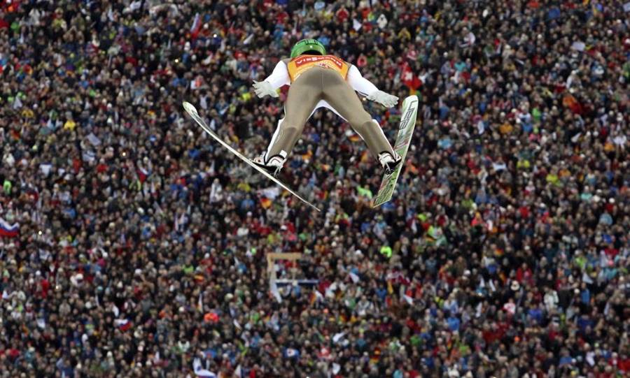 Peter Prevc nuevo líder del Cuatro Trampolines tras ganar en Garmisch-Partenkirchen Peter Prevc nuevo líder del Cuatro Trampolines tras ganar en Garmisch-Partenkirchen