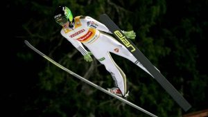 Peter Prevc gana en el trampolín de Trondheim (Noruega)