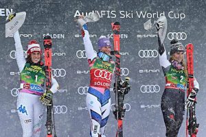 La gala Tessa Worley se imponen en el primer gigante de la temporada