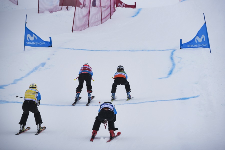 Gran primera fase de la Copa de España Movistar de snowboardcross y skicross en Formigal Gran primera fase de la Copa de España Movistar de snowboardcross y skicross en Formigal