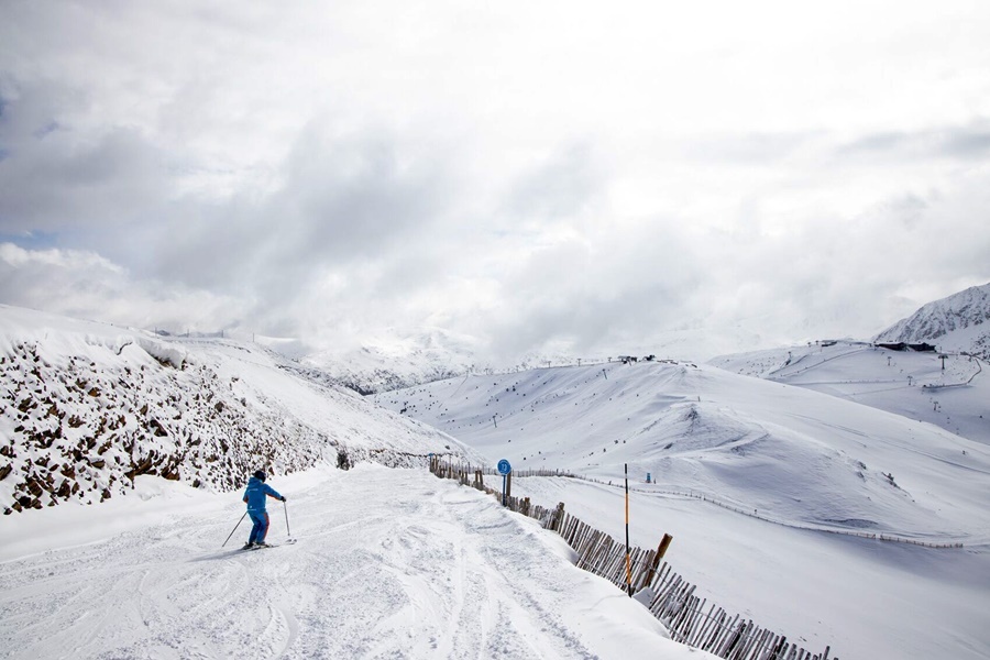 Grandvalira encara la Semana Santa con 190 km esquiables y ambiente invernal
