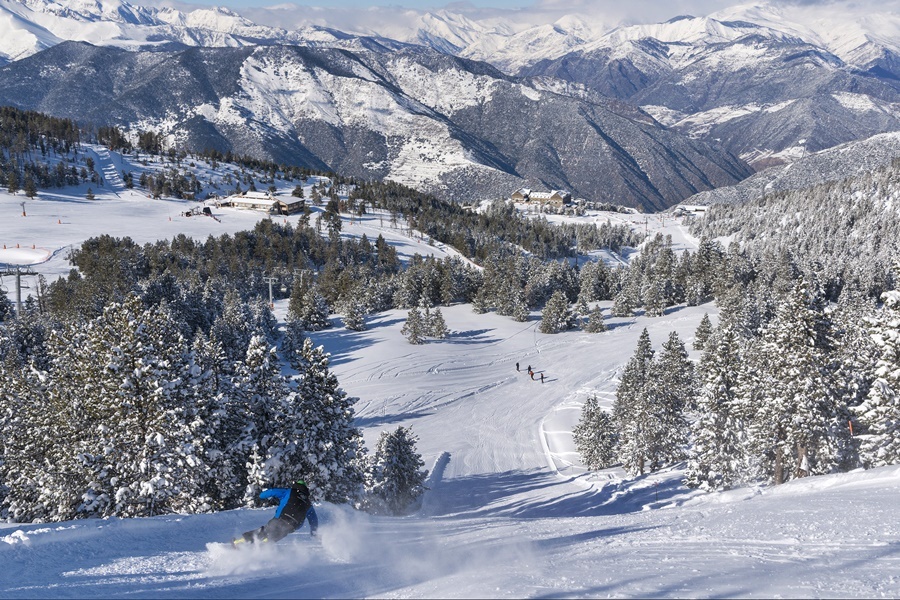 Port Ainé abre mañana viernes con espesores de hasta 40 cm de nieve polvo Port Ainé abre mañana viernes con espesores de hasta 40 cm de nieve polvo