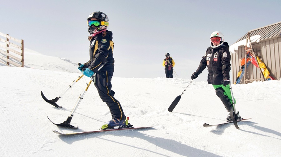 Bankia apoya el esquí adaptado en Sierra Nevada