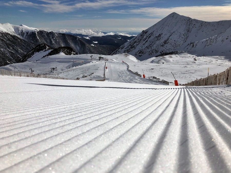 Más de 33.000 visitantes disfrutan de la montaña, el esquí y la nieve en las estaciones de FGC durante el puente de diciembre