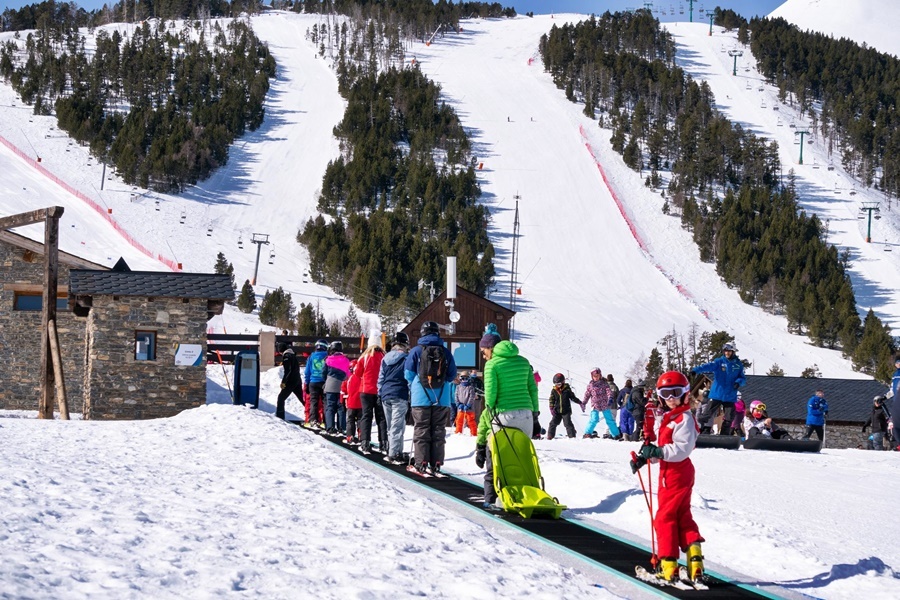 Incremento notable de visitantes a las estaciones de FGC durante las vacaciones de Navidad