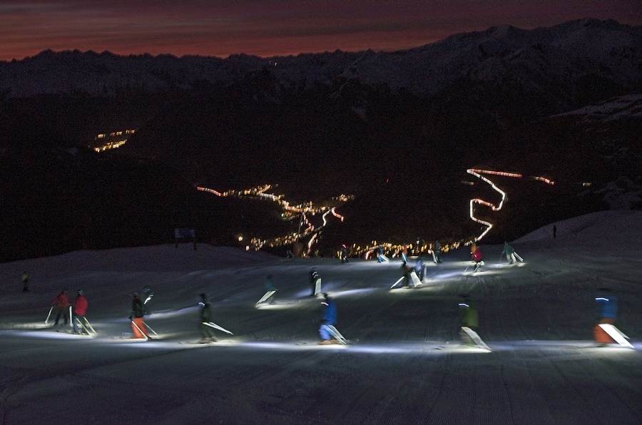 Audi une la tecnología de iluminación LED y el esquí en la e-tron Ski Night