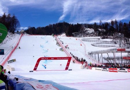 La Copa del Mundo de Esquí Alpino Femenina se desplaza a Lienz, Austria para disputar un Slalom Gigante.