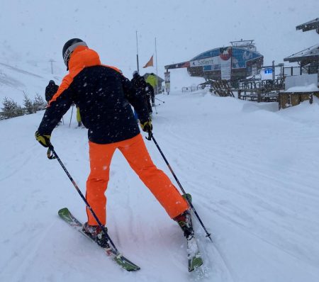 Más nieve y kilómetros esquiables en las estaciones de Aramón