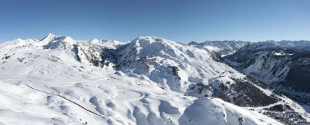 El lunes 18 de abril la estación de esquí de la Val d’Aran y Valls d’Àneu puso punto final al invierno 2021-2022. Una temporada, que empezó el sábado 27 de noviembre, y que será recordada por las positivas cifras que se han registrado con más de 1 millón (1.033.453) de días de esquí y 143 jornadas en funcionamiento.