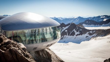 El glaciar austríaco de Pitztal estrenará nuevo funicular