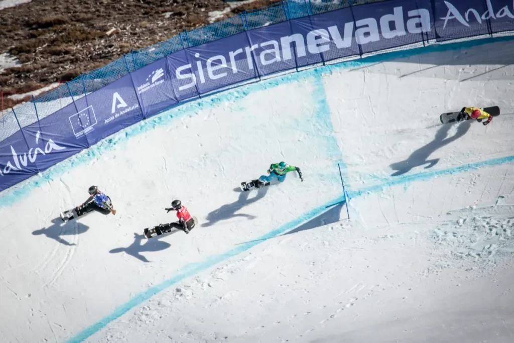 Lucas Eguibar y Charlotte Bankes vencen la primera Copa del Mundo SBX de Sierra Nievada
