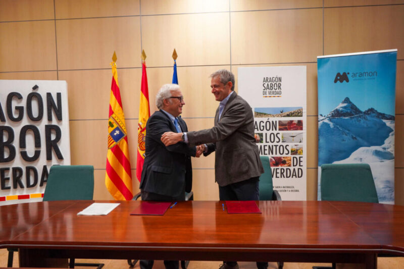 Aragón Alimentos y el Grupo Aramón firman una alianza estratégica basada en el compromiso con el territorio Aragón Alimentos y el Grupo Aramón firman una alianza estratégica basada en el compromiso con el territorio