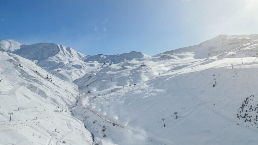 Astún abre este fin de semana y Candanchú se suma el 5 de diciembre