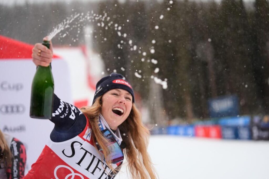 Mikaela vence sin oposición el Slalom de Cooper Mountain