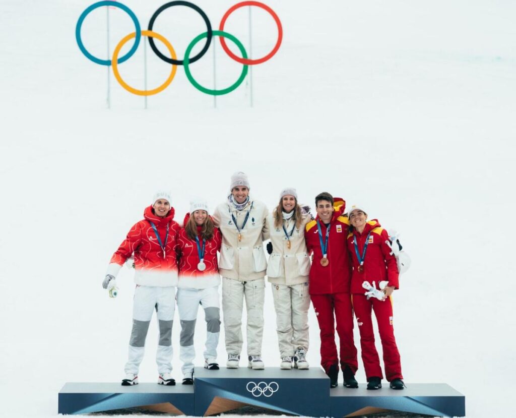 Los franceses Harrop y Anselmet consiguen el oro en Relevos Mixtos de skimo, Cardona y Alonso vuelven al podio