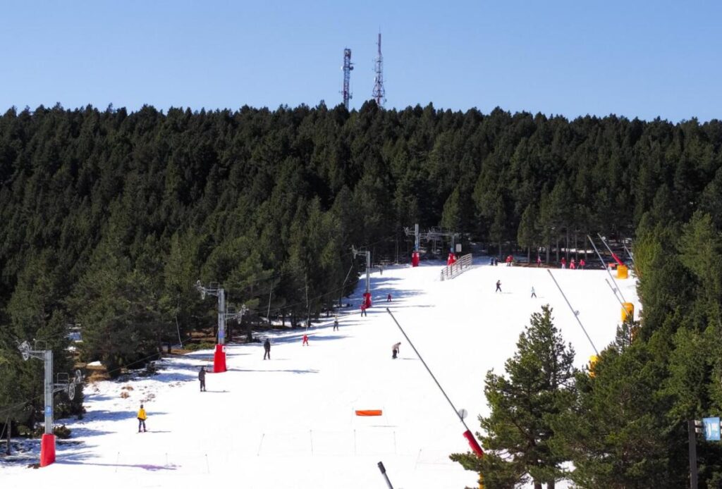 El Grupo Aramón despide el mes de febrero con un intenso fin de semana deportivo