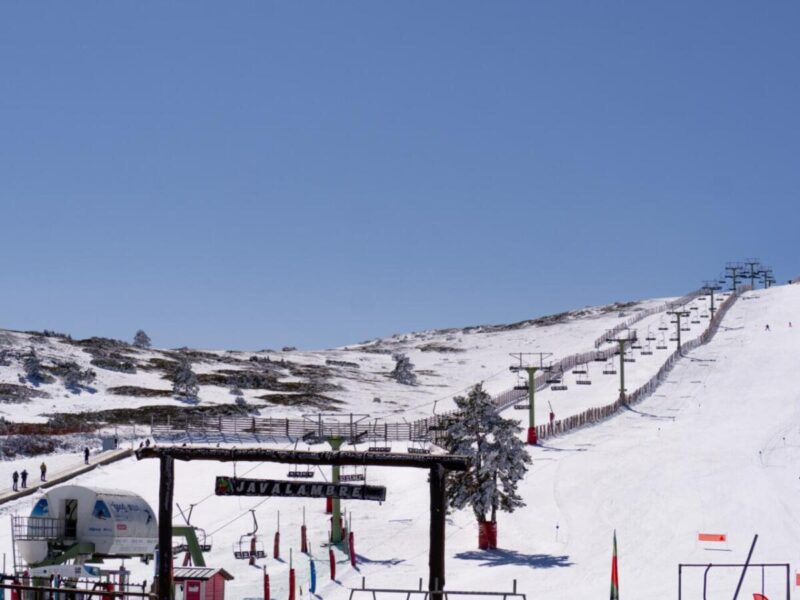 El Grupo Aramón combina competiciones deportivas, música en directo y ofertas familiares en la recta final de la temporada