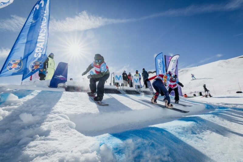 Andrea Seijas y Álvaro Romero, campeones de España de snowboardcross en Sierra Nevada