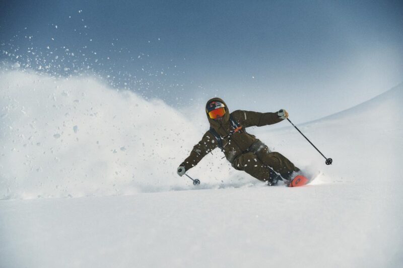 Peak Performance presenta su nueva chaqueta y pantalones de esquí Alpine